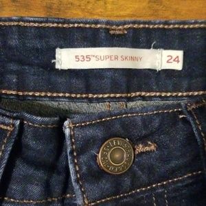 🎉Make an Offer🎉Levi Super Skinny Jeans